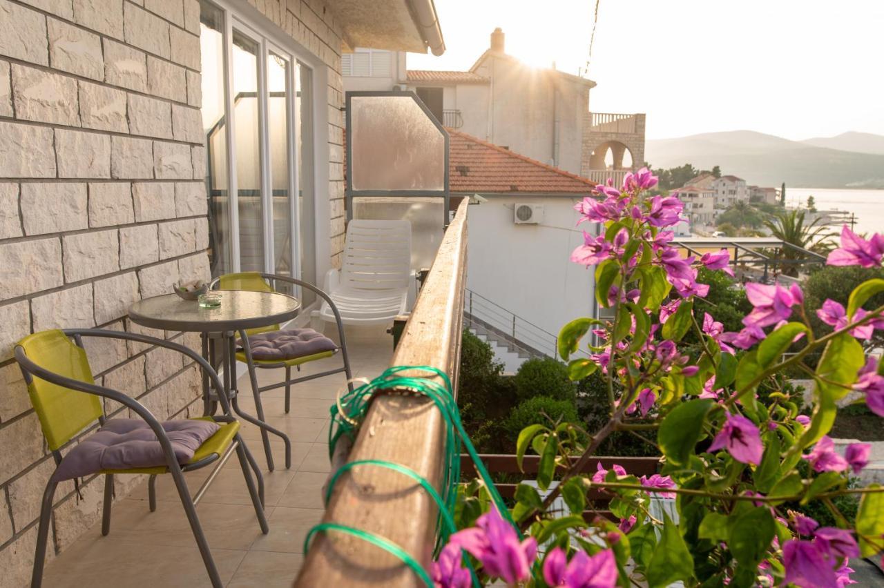 Villa Fjaba - By The Sea - With The Big Terraces & Great Sea View Трогір Екстер'єр фото